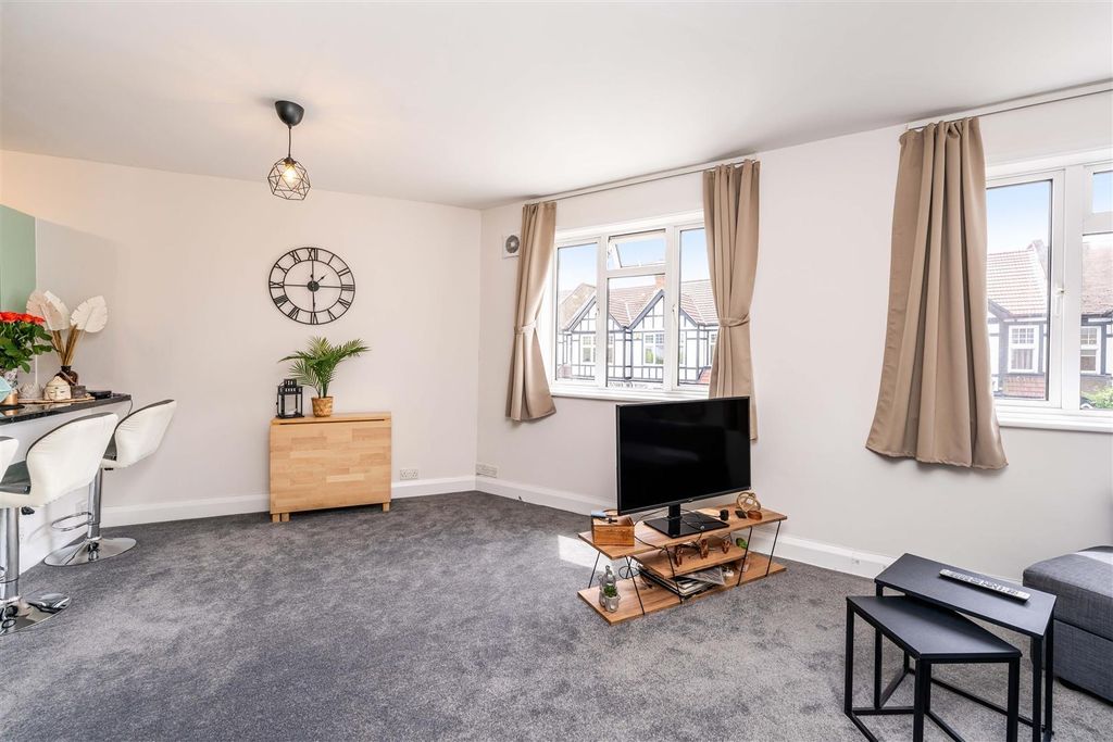 Property photo 3 of 9 3.Jpg