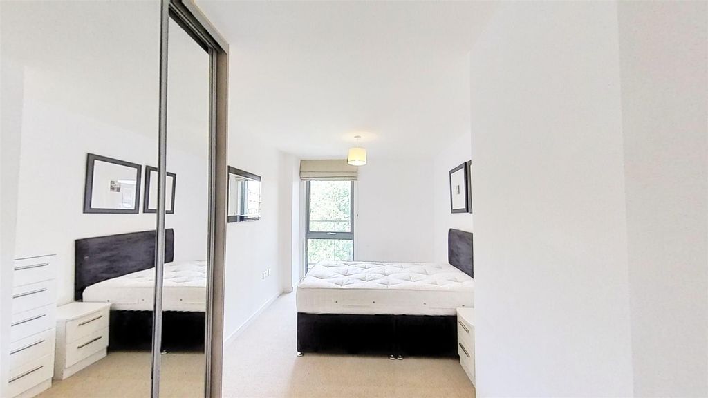 Property photo 3 of 10 Chi-Apartments-06272020_230356.Jpg