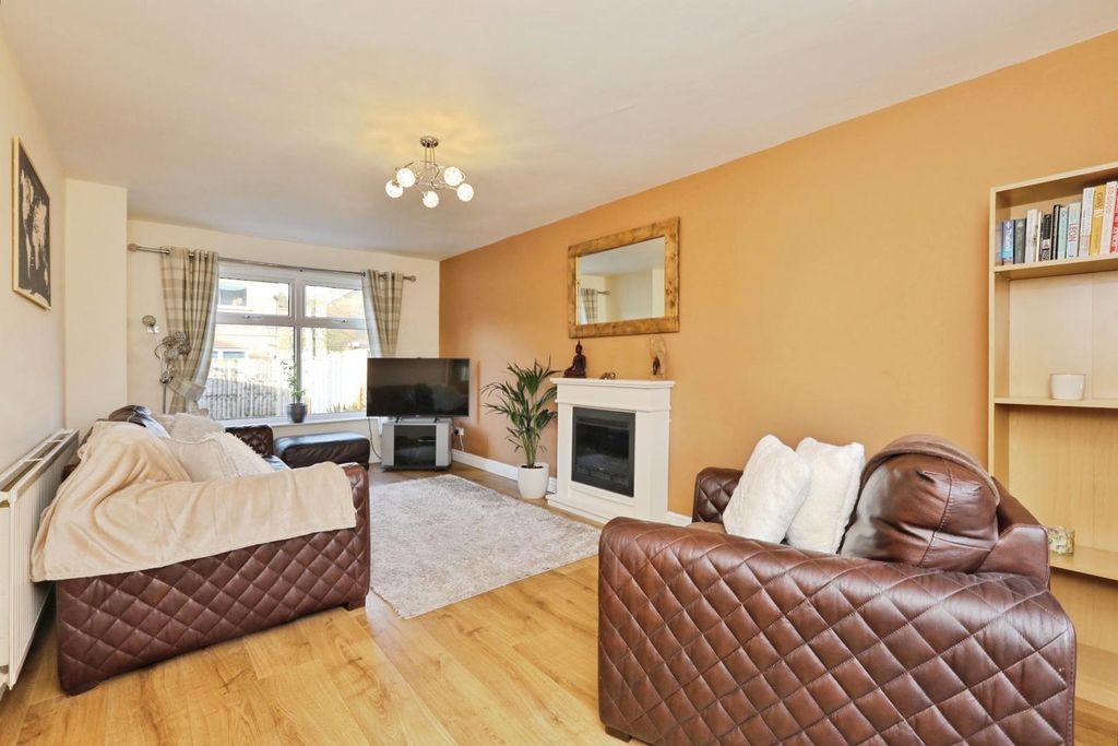 Property photo 2 of 20 Living Room