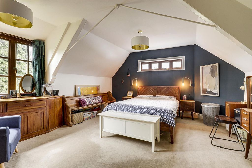 Property photo 2 of 47