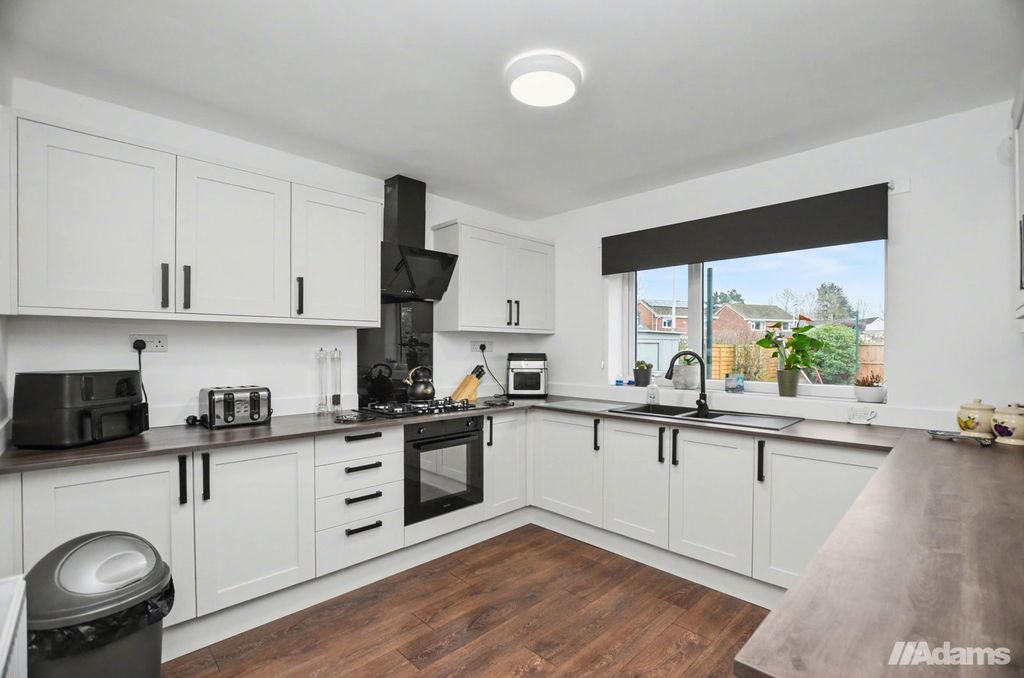 Property photo 2 of 42