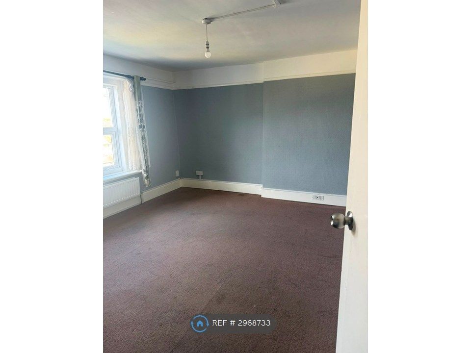 Property photo 3 of 8 Front Room