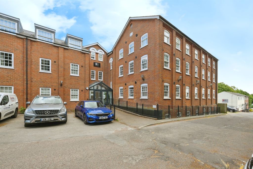 Property photo 1 of 12