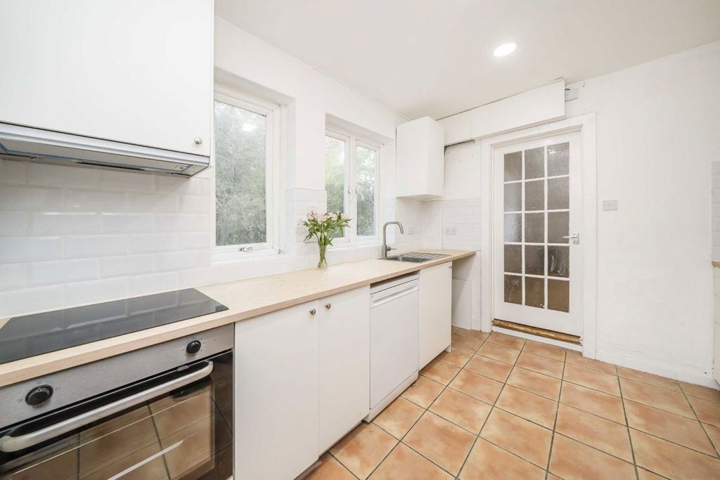 Property photo 3 of 8