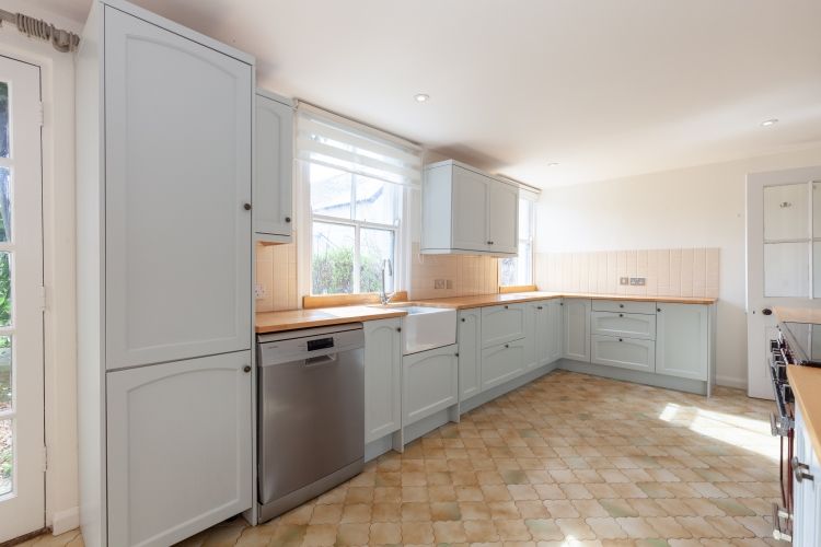 Property photo 2 of 9 219124