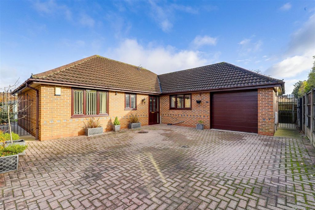 Property photo 1 of 21