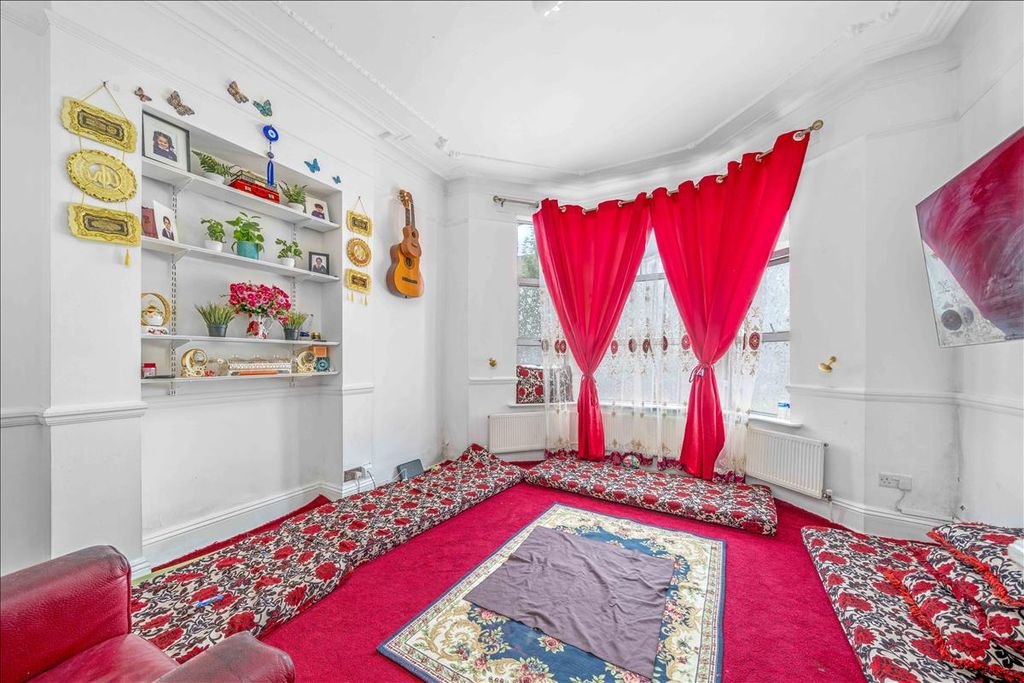 Property photo 2 of 6