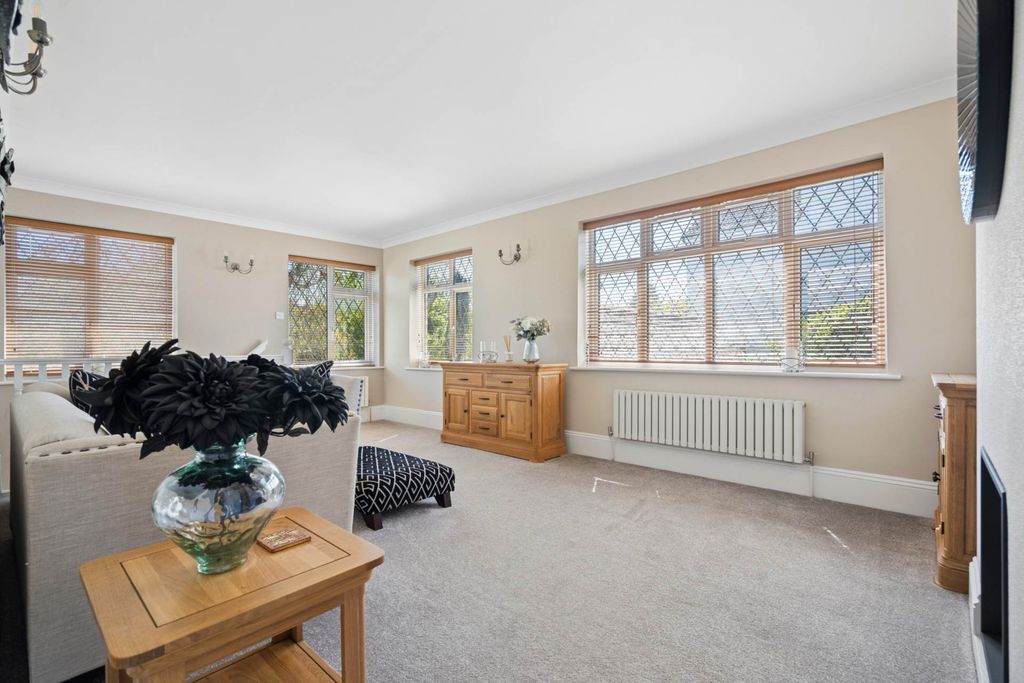 Property photo 3 of 26