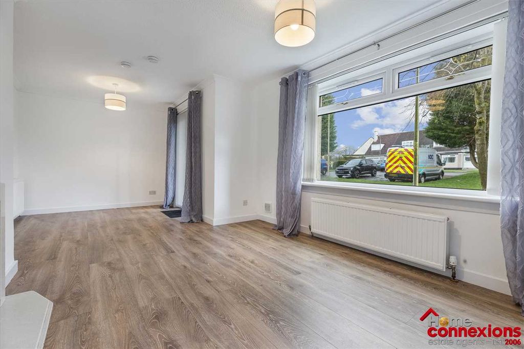 Property photo 3 of 23 Lounge Dining (2)