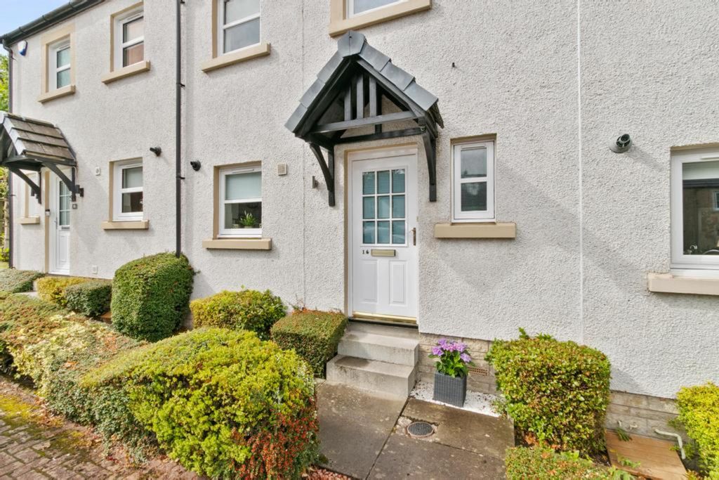 Property photo 1 of 31