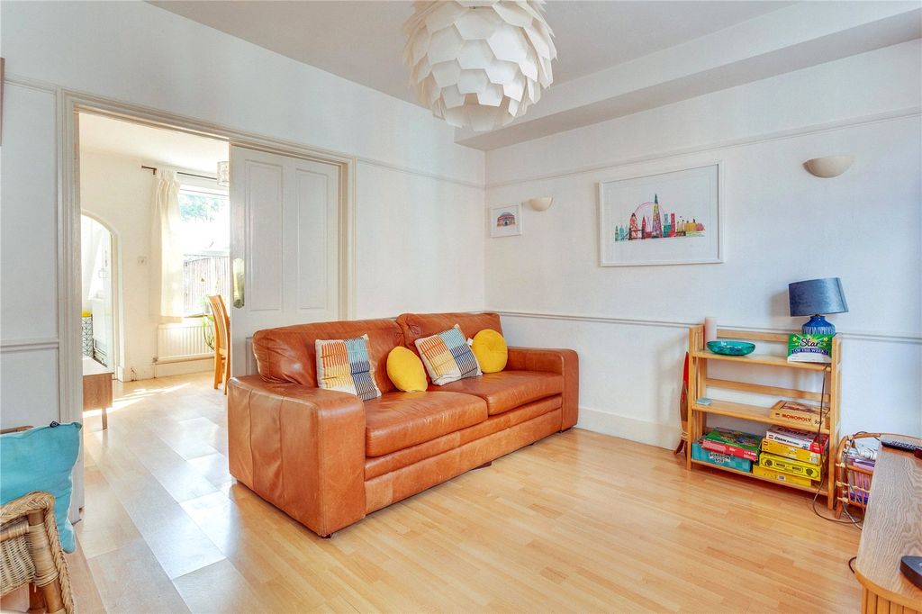 Property photo 2 of 11 Living Room