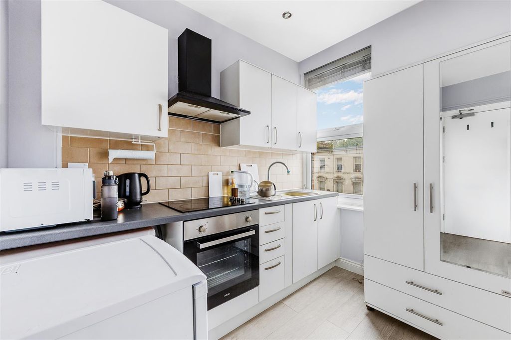 Property photo 2 of 6 Adfsaf.Jpg