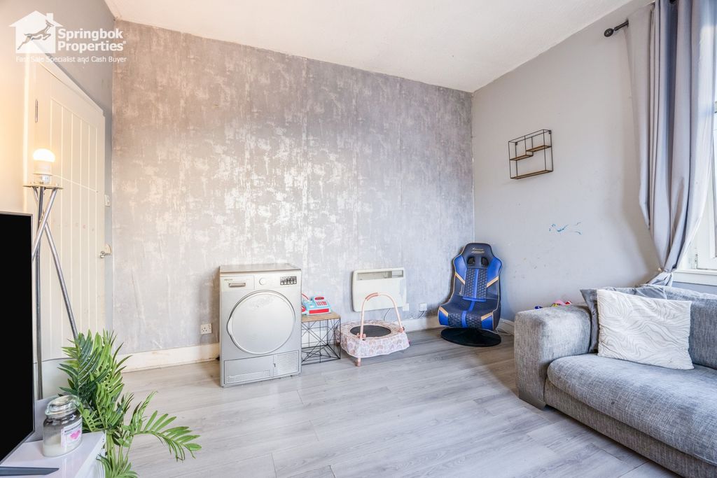 Property photo 3 of 11 Image 2