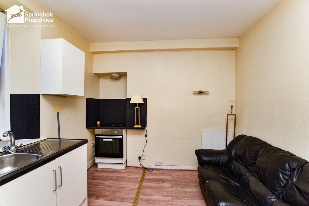 Property photo 3 of 10 Image 2