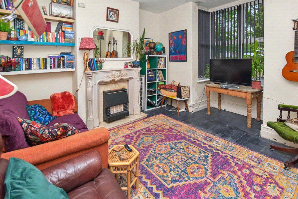 Property photo 2 of 14 Lounge