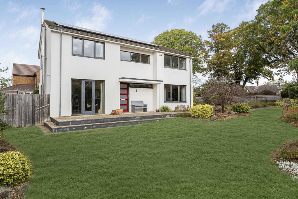 Property photo 3 of 34