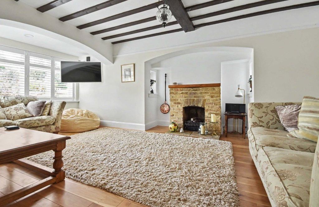 Property photo 2 of 18 2