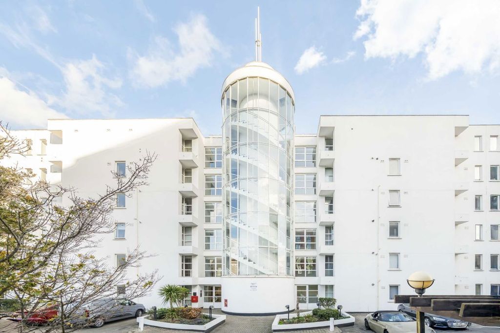 Property photo 1 of 6