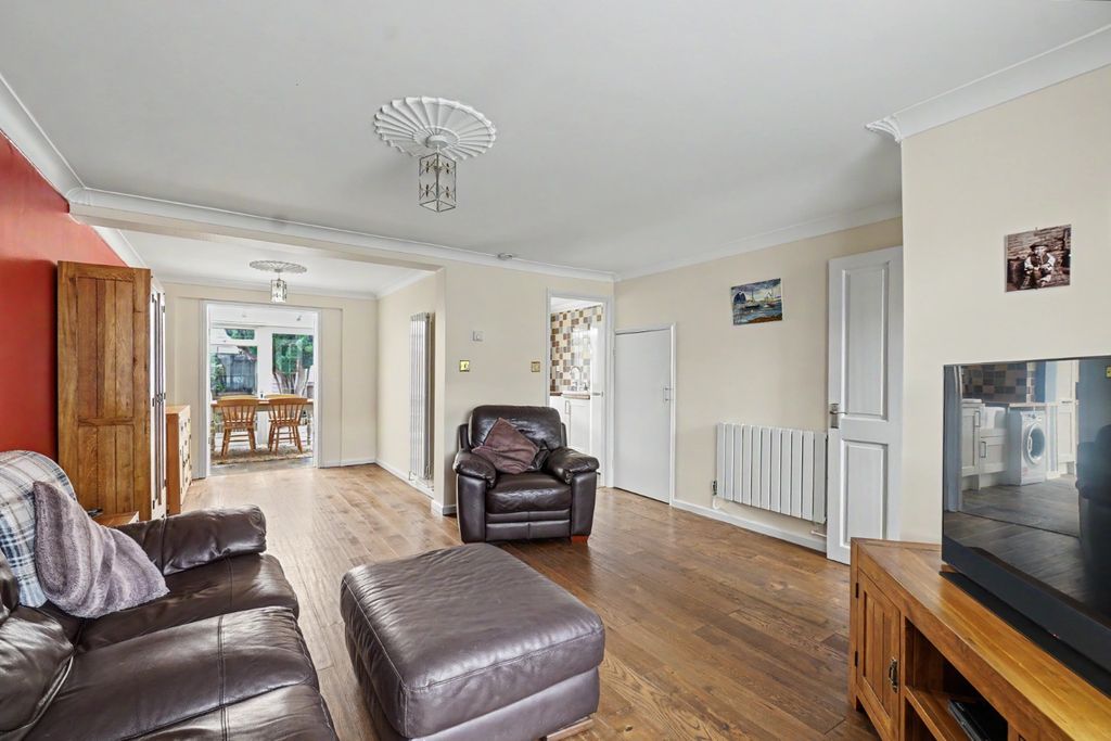 Property photo 2 of 19 5387953