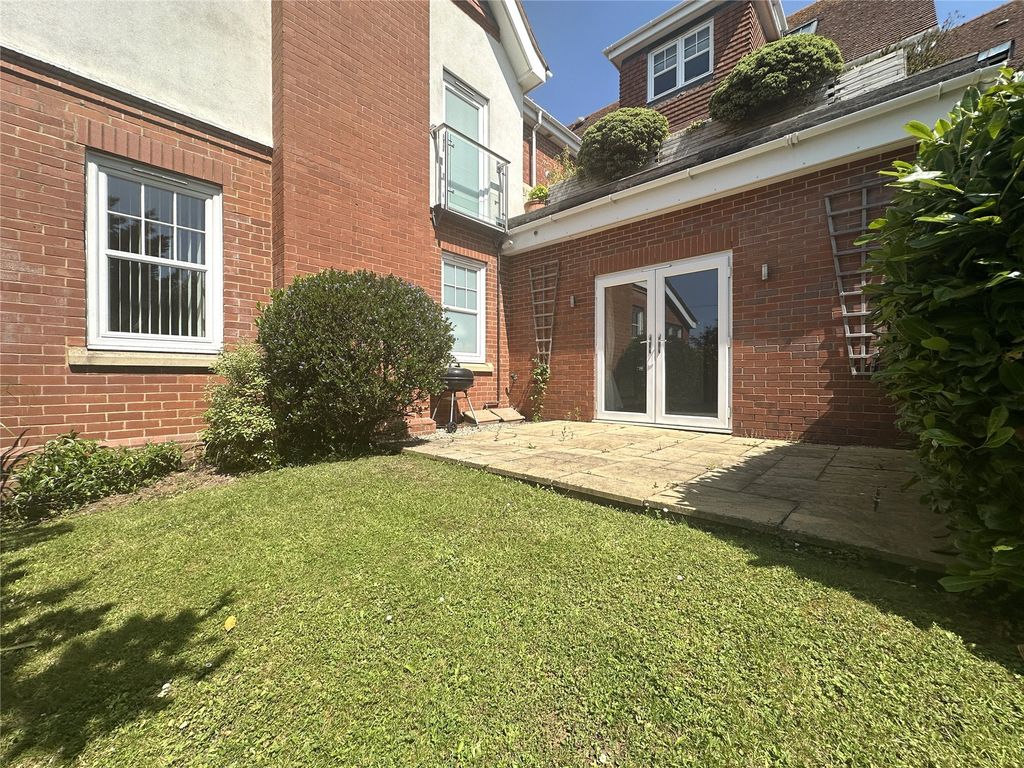 Property photo 2 of 10 External