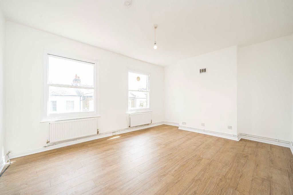 Property photo 1 of 3