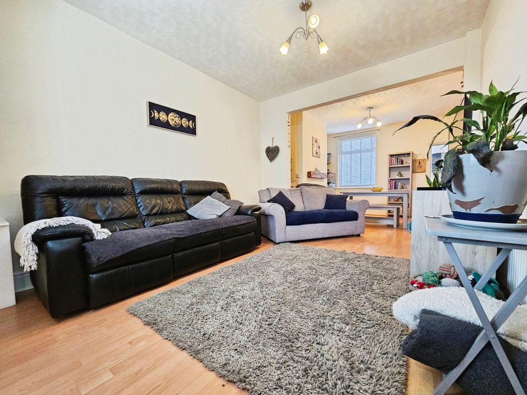 Property photo 3 of 36 Pbox-Img.Jpg