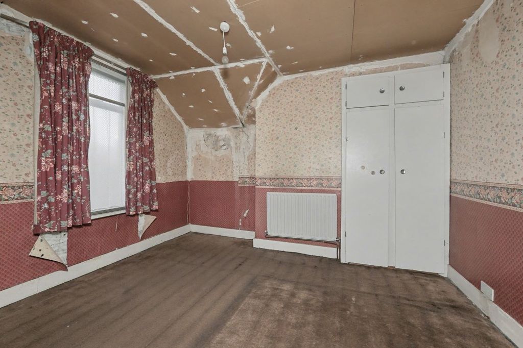 Property photo 3 of 20