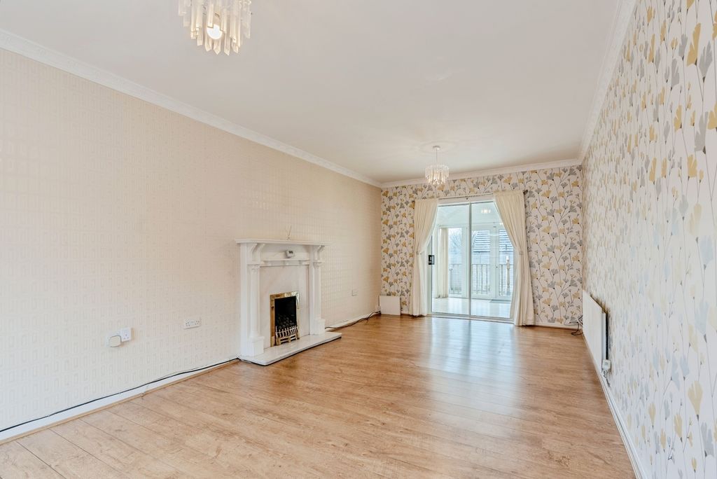 Property photo 3 of 25 Pbox-Img.Jpg