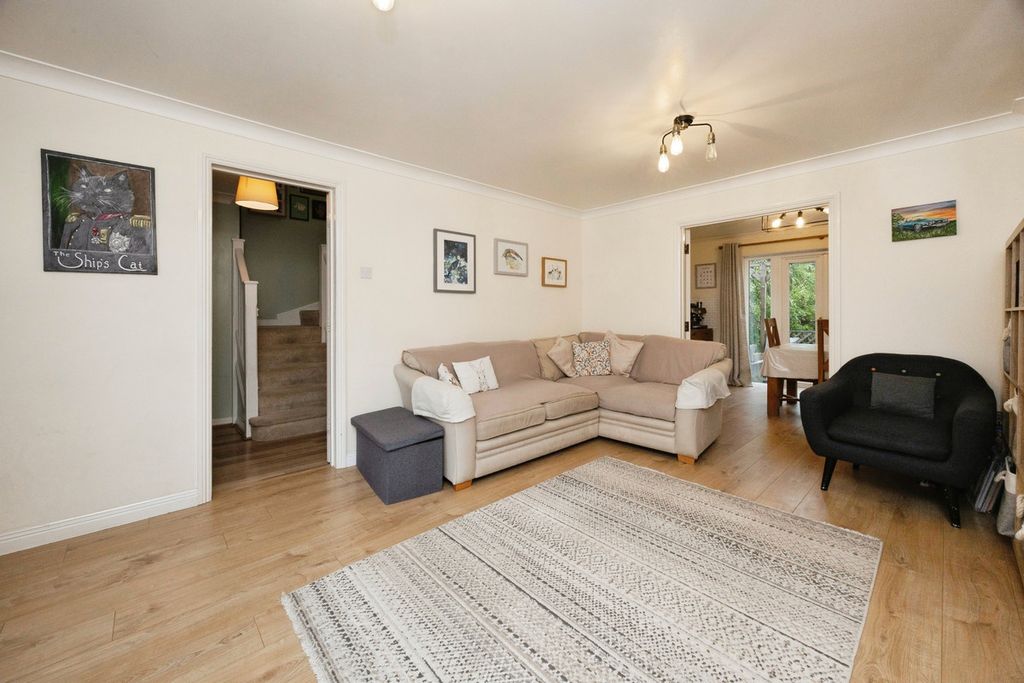 Property photo 3 of 31