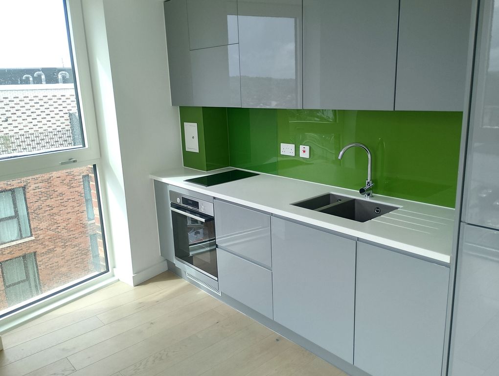 Property photo 3 of 9 Kitchen
