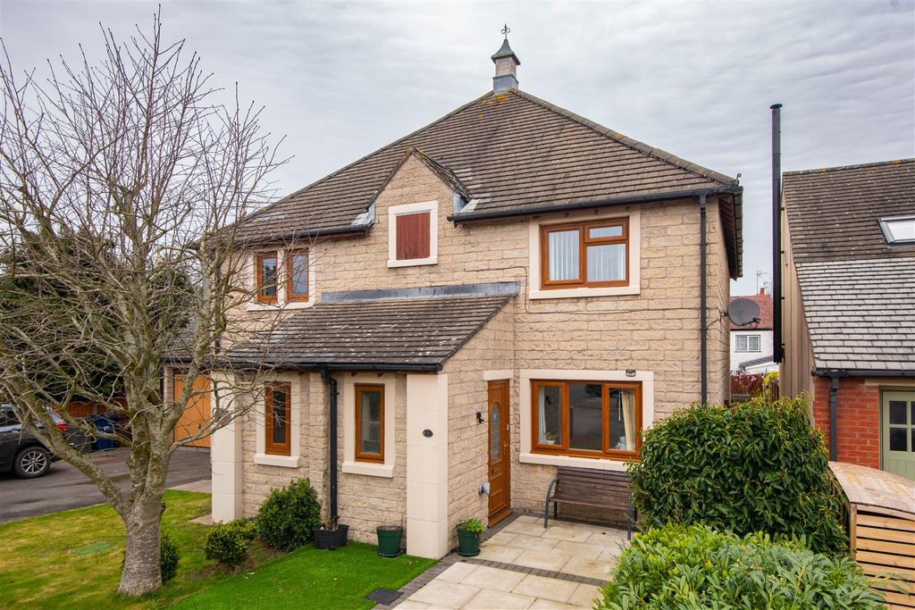 Property photo 1 of 15 Front External