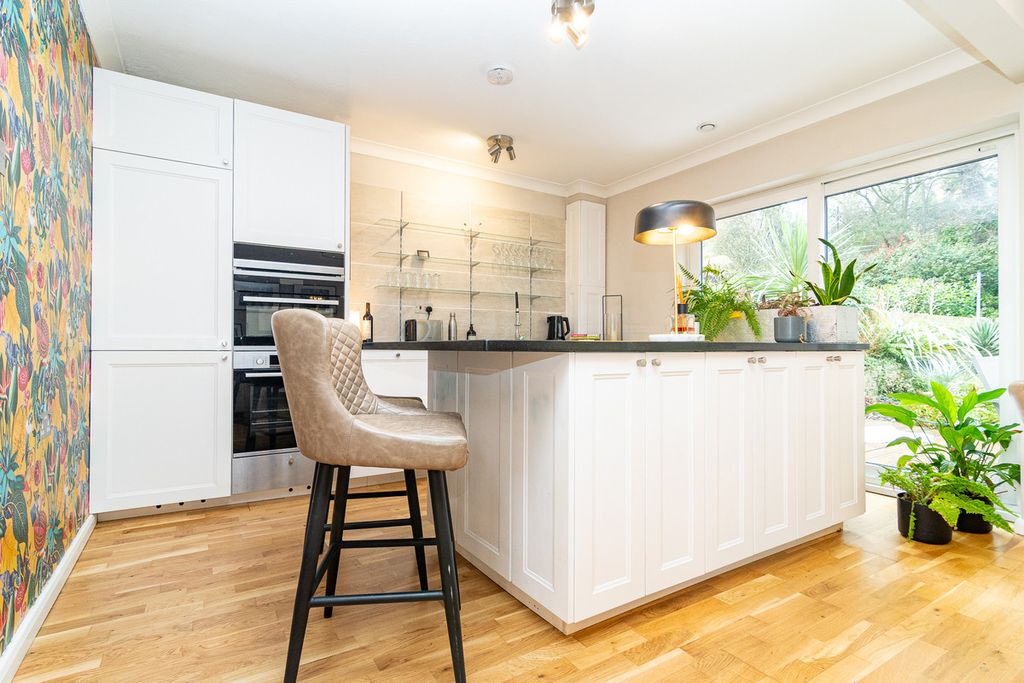 Property photo 3 of 21