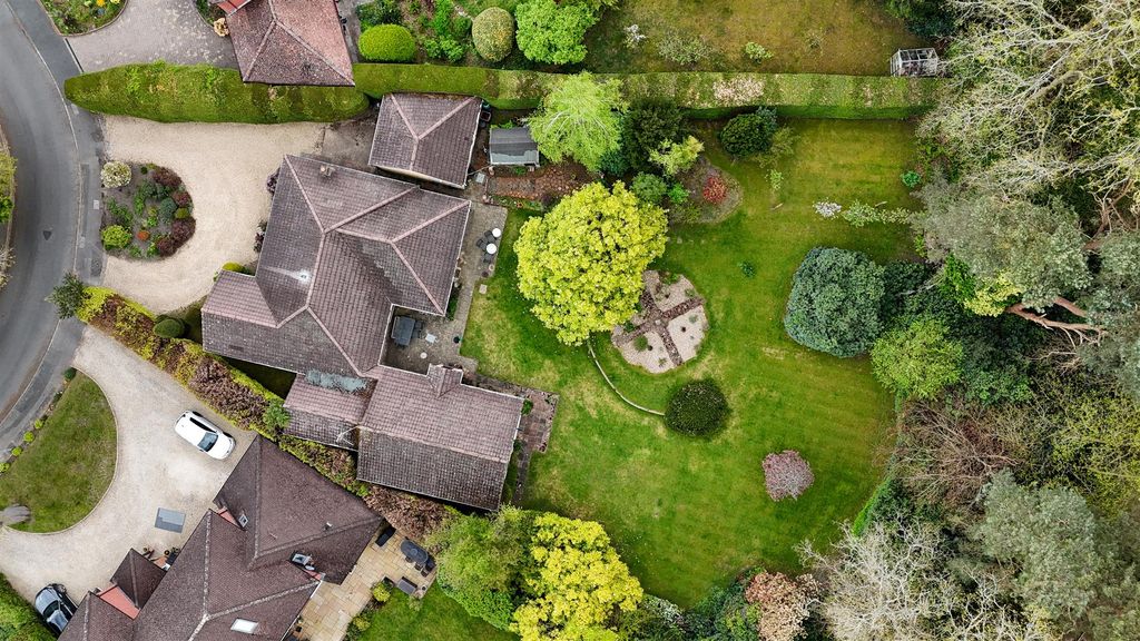 Additional image 31 of 4 bed bungalow for saleArdwell Close, Crowthorne, Berkshire RG45