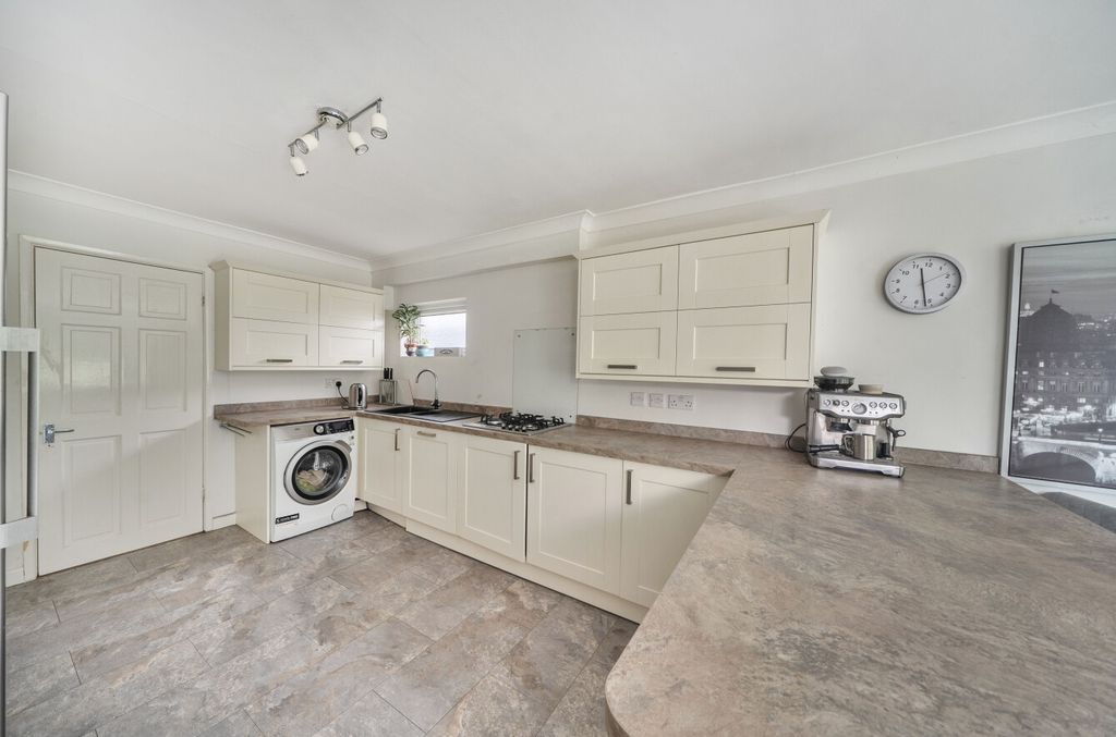 Property photo 3 of 12 1455285-16-69Fe35...
