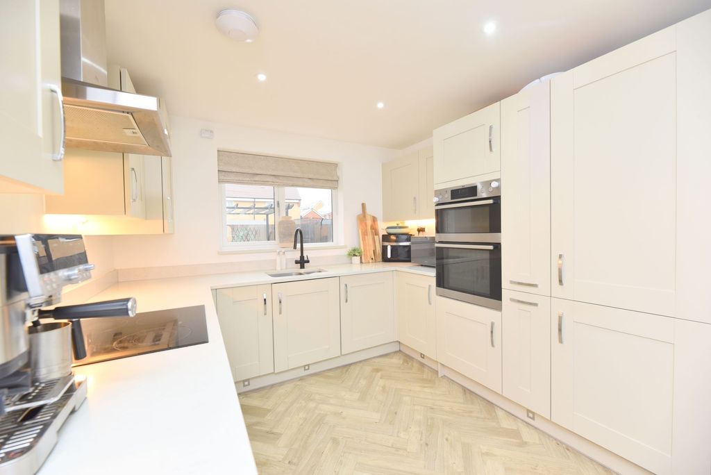 Property photo 3 of 22