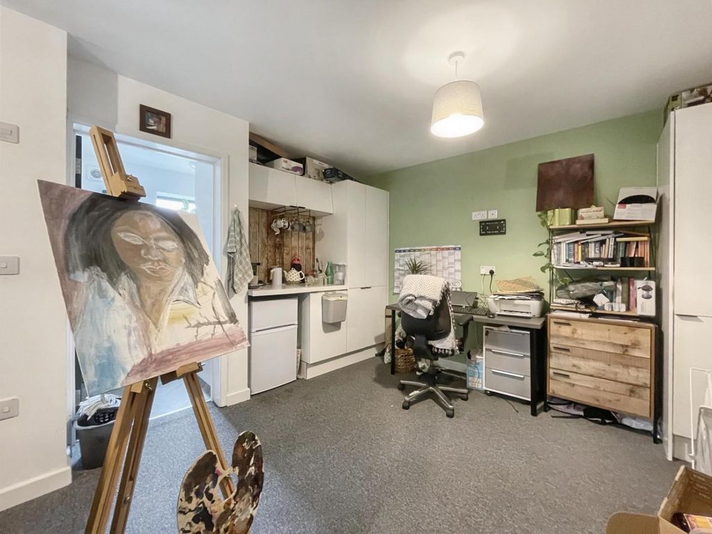 Property photo 3 of 4 Hqz2W77I5Kicsldtev8Cfg