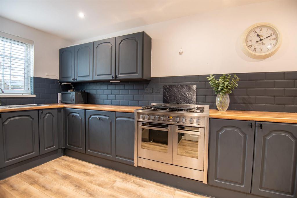 Property photo 3 of 20 Dsc_4073-Hdr.Jpg