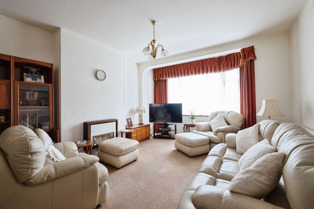 Property photo 2 of 16