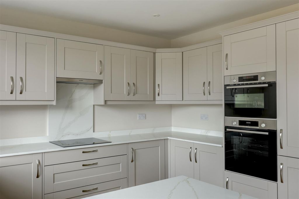 Property photo 2 of 37 Kitchen Diner