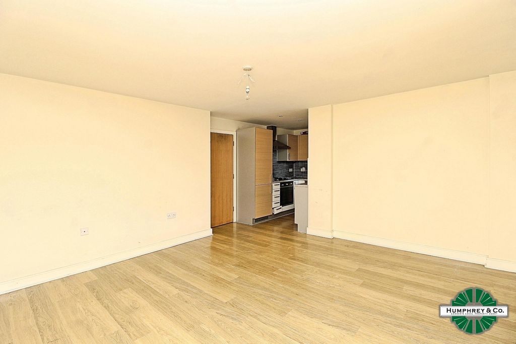 Property photo 3 of 7 Pbox-Img.Jpg