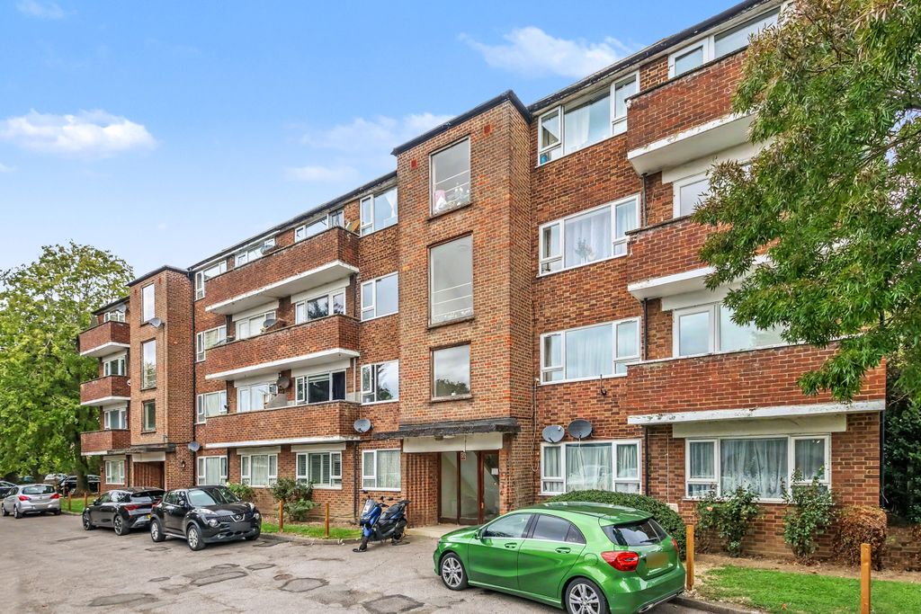 Property photo 1 of 21 7 Poplar Court, Old Ruislip Road, Northolt, Ub5 6Qg