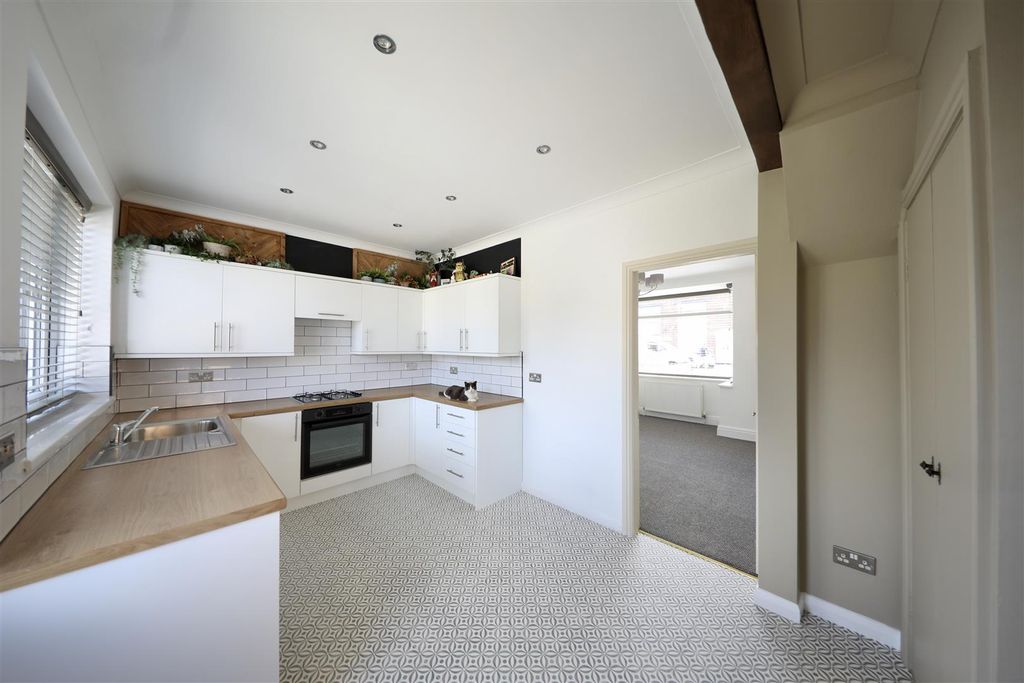 Property photo 2 of 13 Kitchen Diner