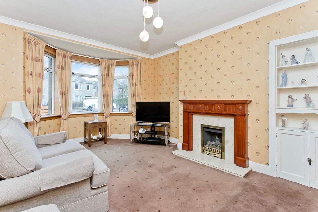 Property photo 3 of 25