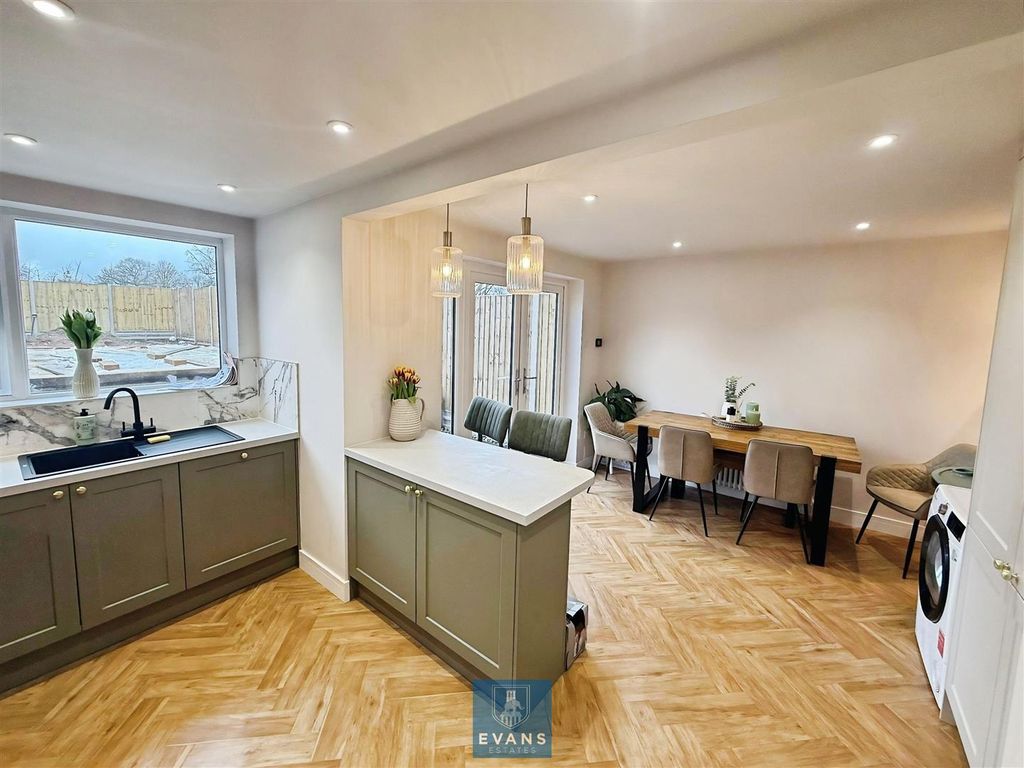 Property photo 2 of 18 Kitchen/Dining