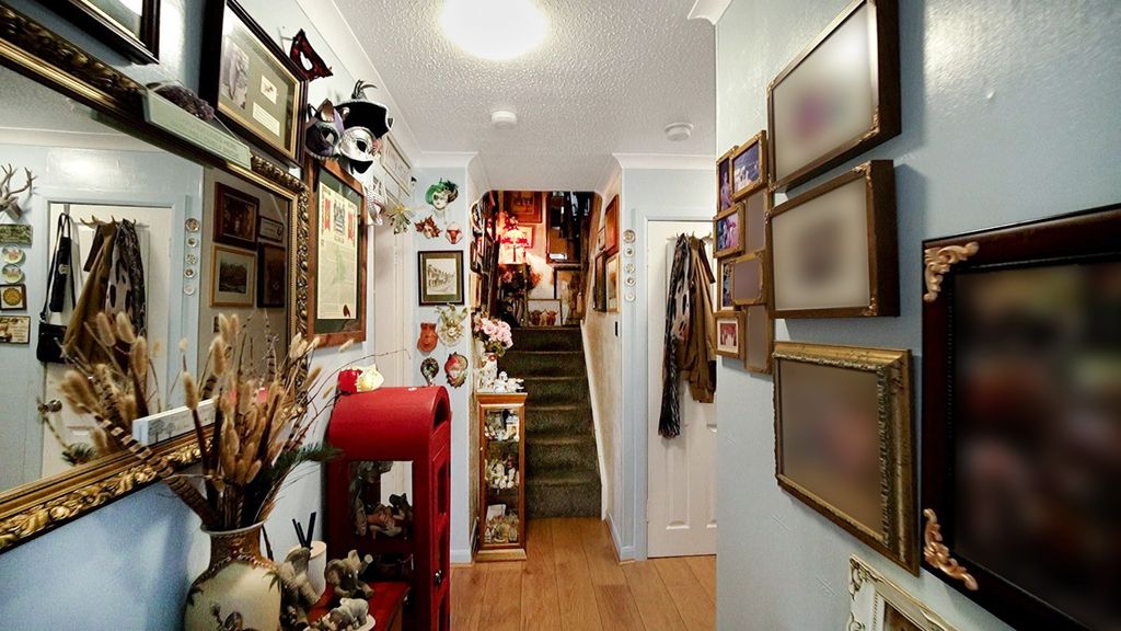 Property photo 2 of 22