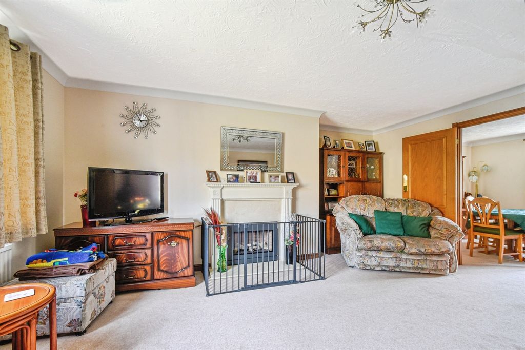 Property photo 3 of 20