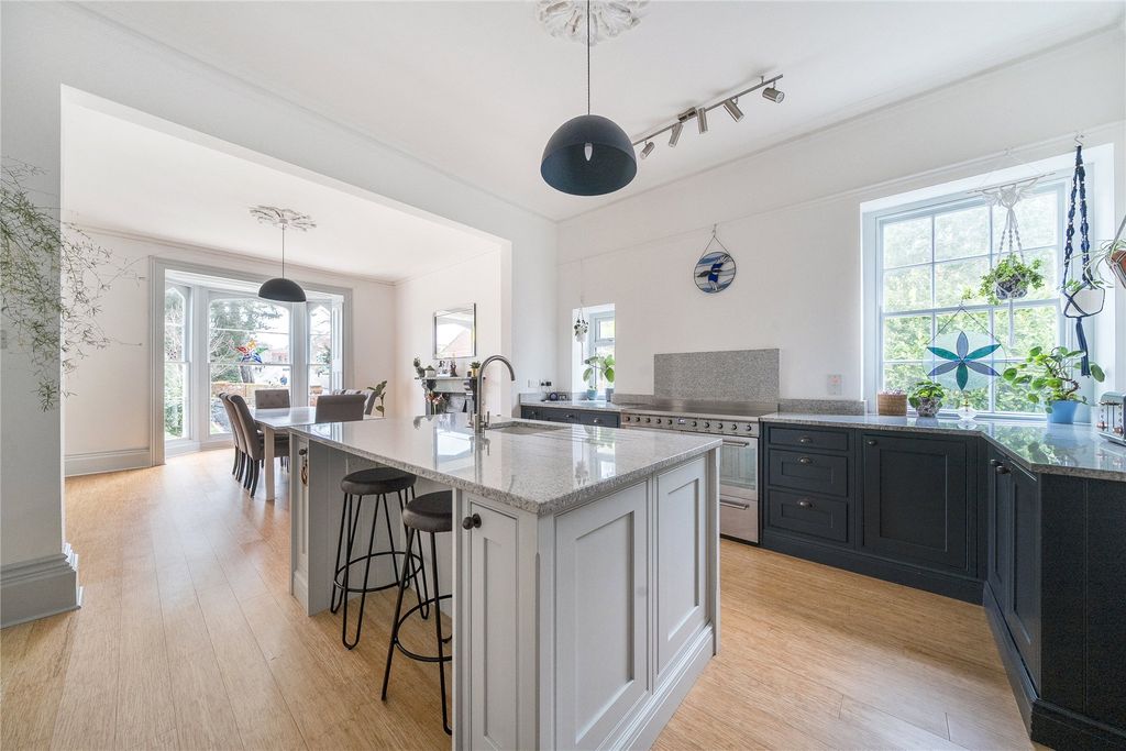 Property photo 2 of 16 Kitchen/Dining