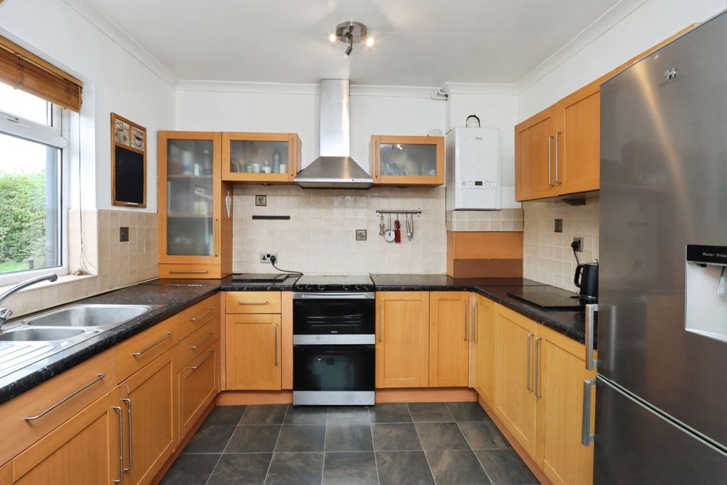 Property photo 3 of 32 Pbox-Img.Jpg