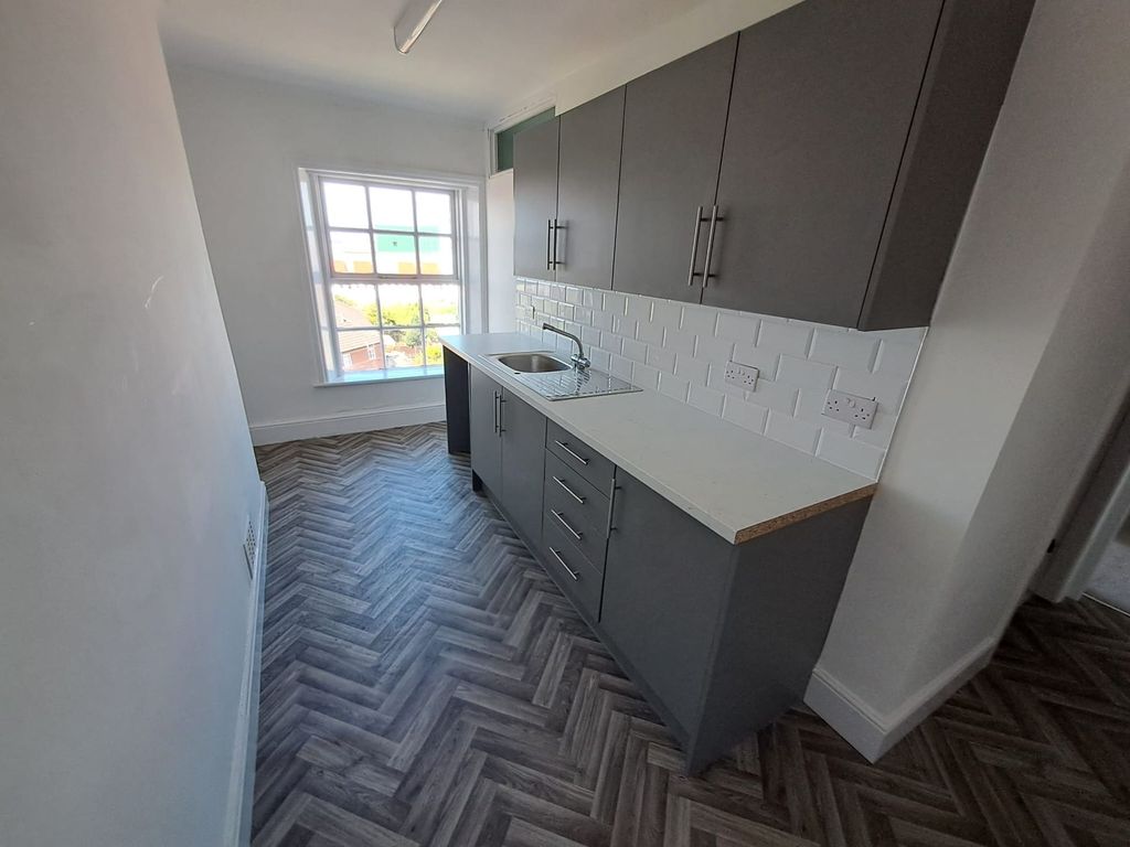 Property photo 3 of 8 Photo 2