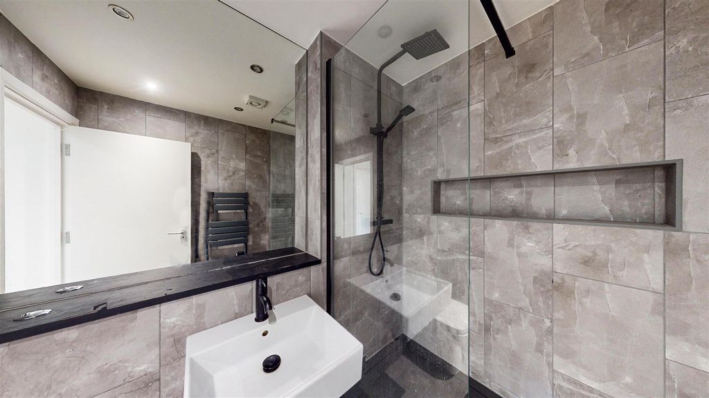 Property photo 3 of 11 Bathroom 3.Jpg